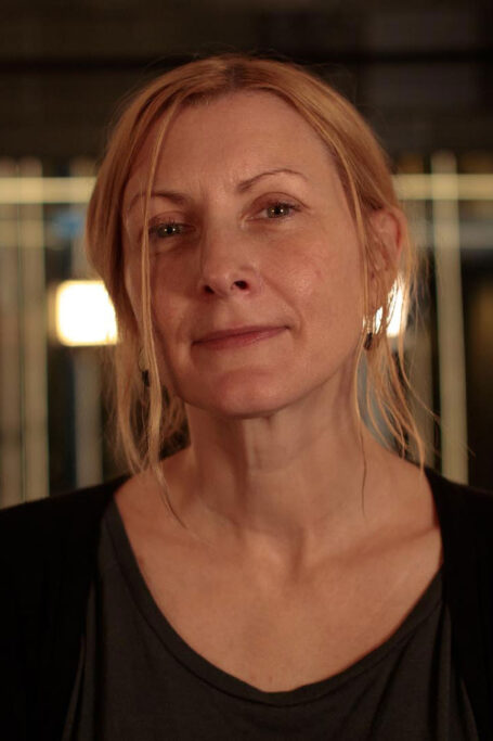 Lara Derham, scénariste et metteuse en scène