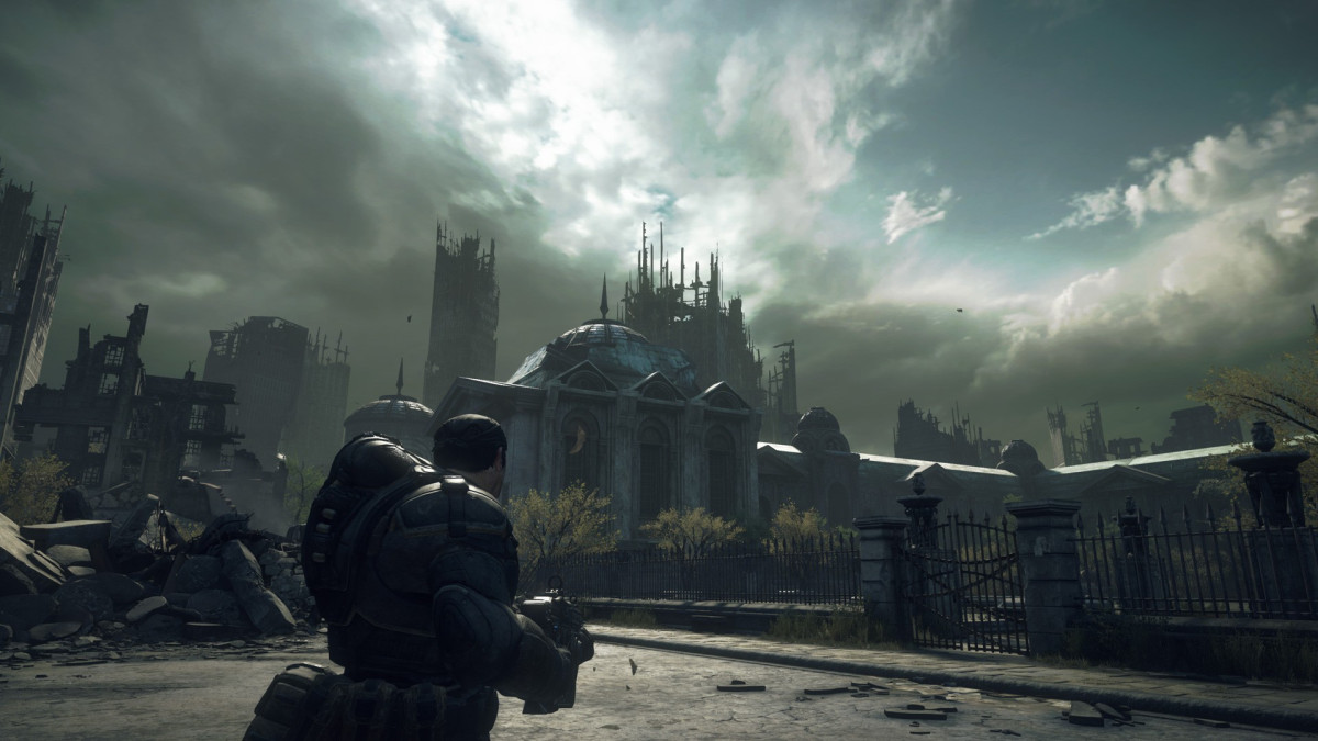 Protagonista de Gears 5 em uma cidade abandonada